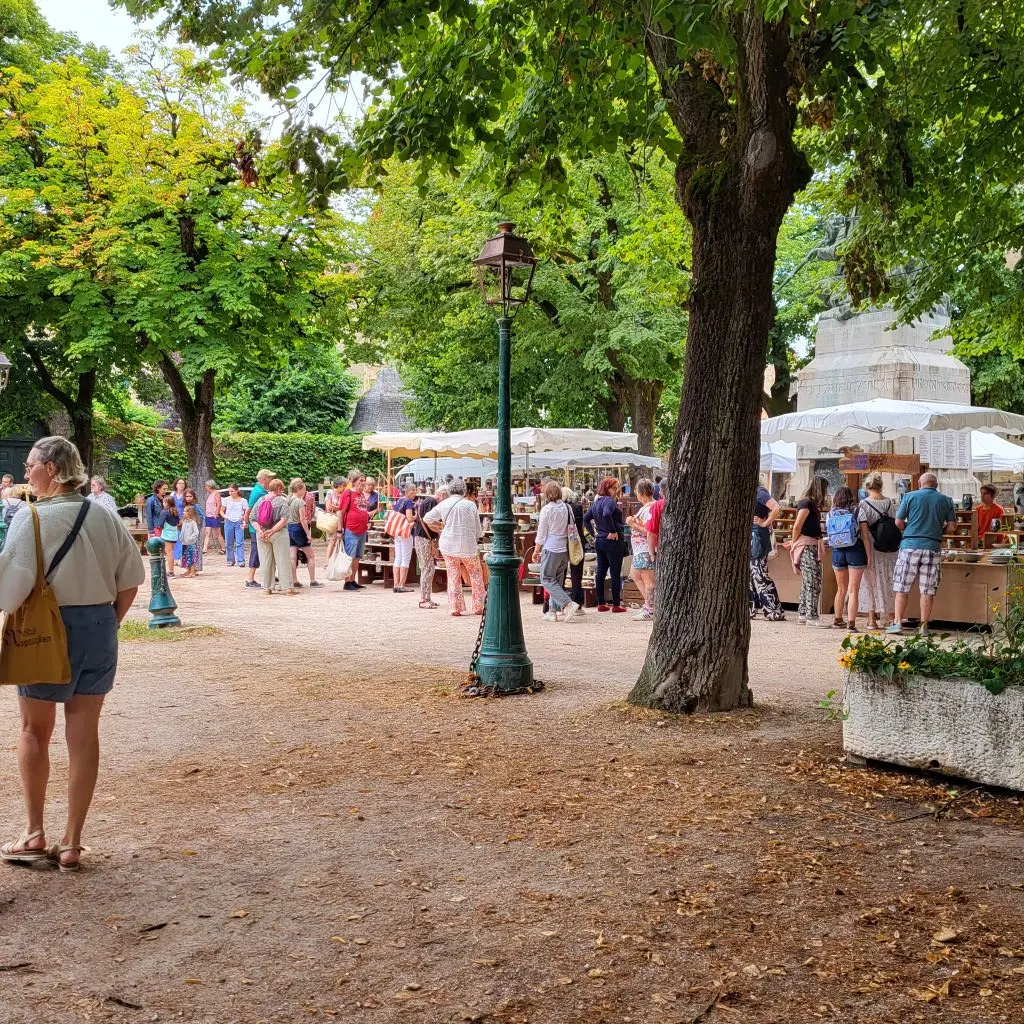 Marché des potiers à Figeac