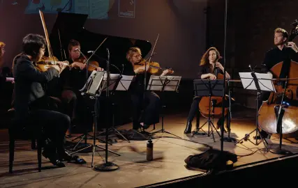 Héloïse Luzzati, Pierre Créac’h et les artistes du spectacle « Aladin et la Bell