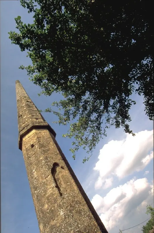 Figeac : Monument dit L'Aiguille du Pressoir