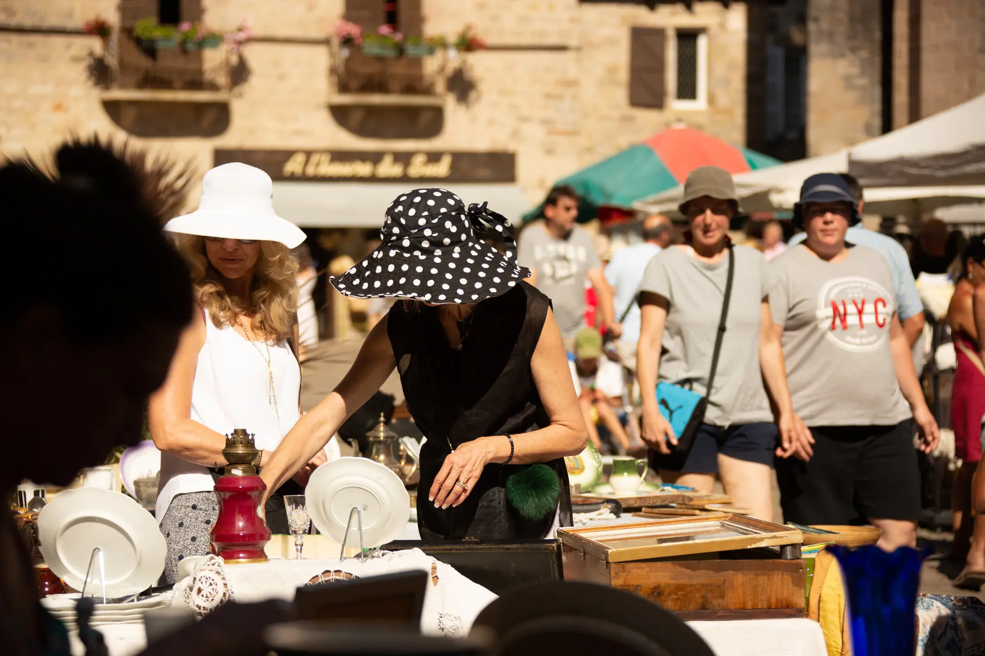 Brocante-Beaulieu-sur-Dordogne-Malika-Turin.jpg-1920px
