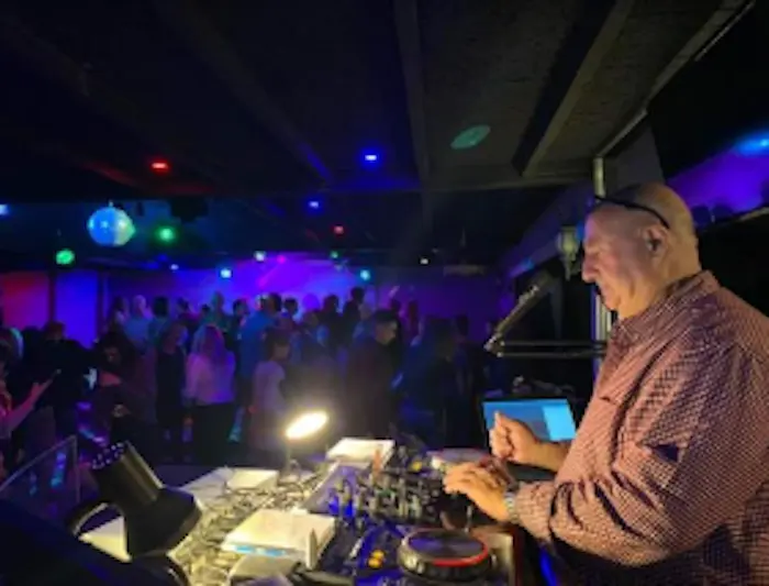 dj taxi