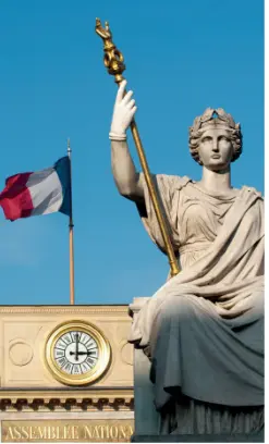 La statue de La Loi, place du Palais Bourbon