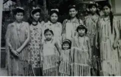 Jeunes filles kali’na, pensionnaires du home indien de Mana en Guyane