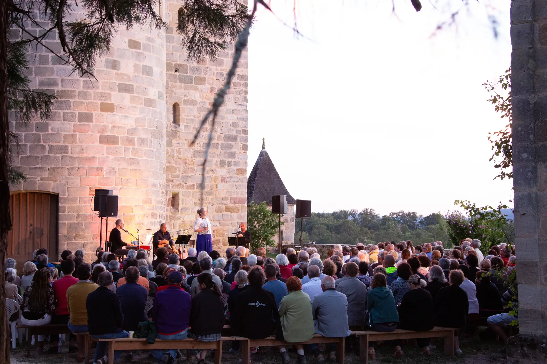 Concert_du_Festival_de_Saint-Cere_a_Curemonte-Malika_Turin_-_Vallee_de_la_Dordogne-1766