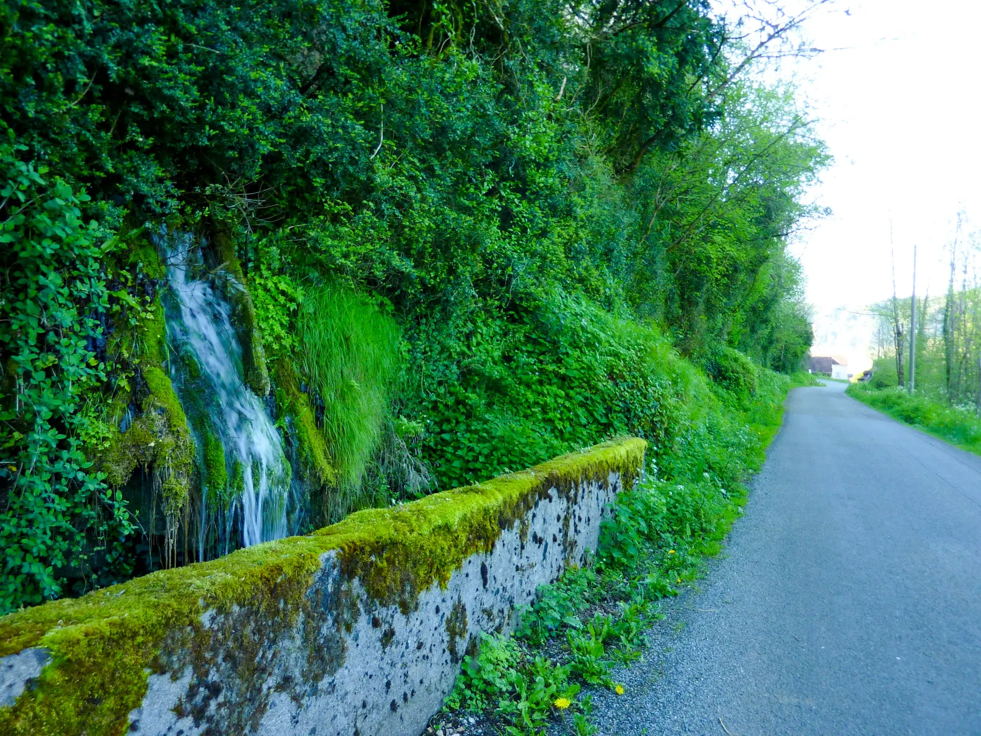 Cornus - Cascade en bord de route © Lot Tourisme - C. Sanchez