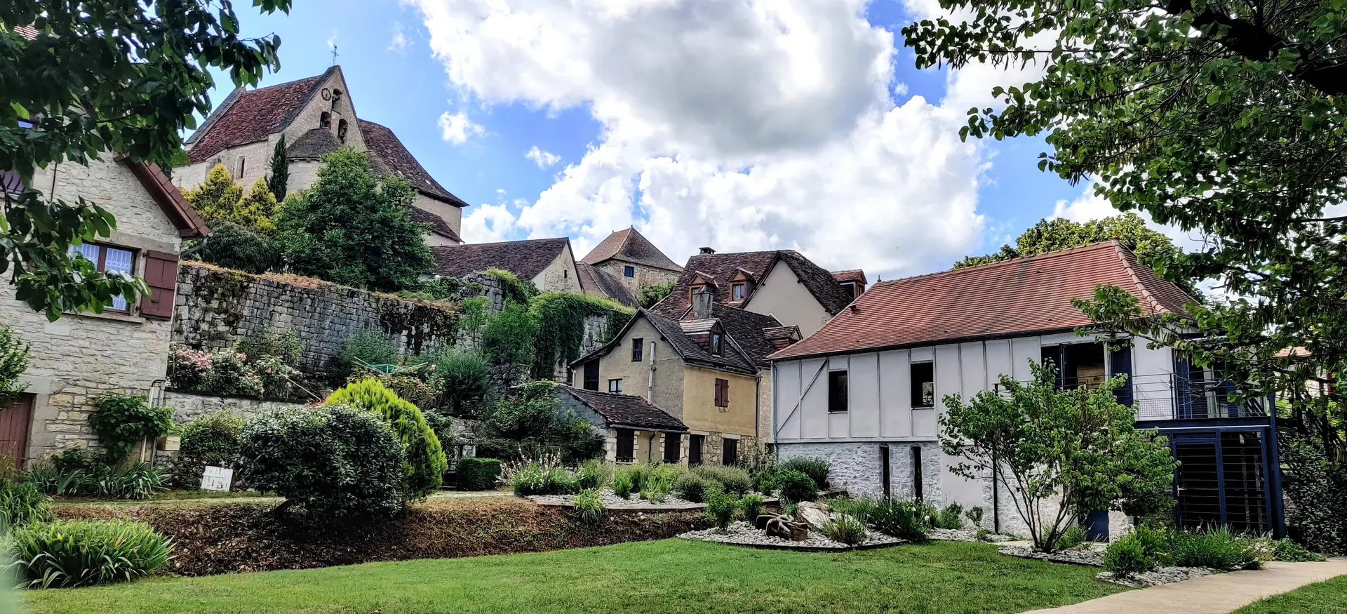 Creysse, le parc et le moulin