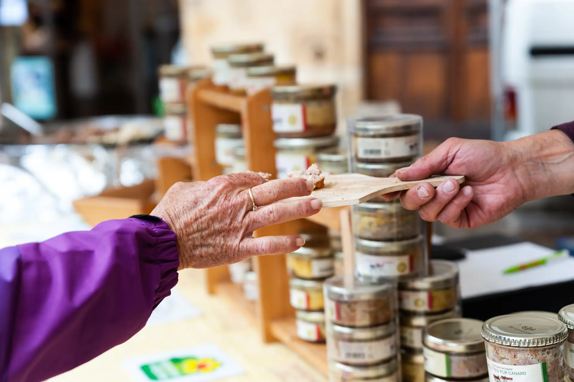Dégustations sur le Marché de Gourdon