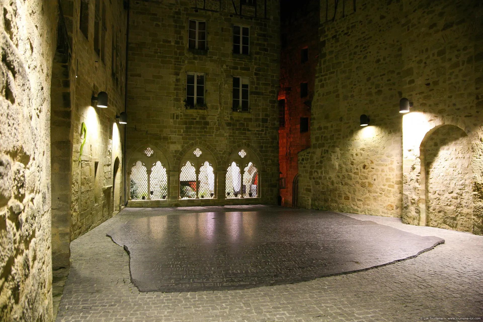 Figeac- Place des Ecritures