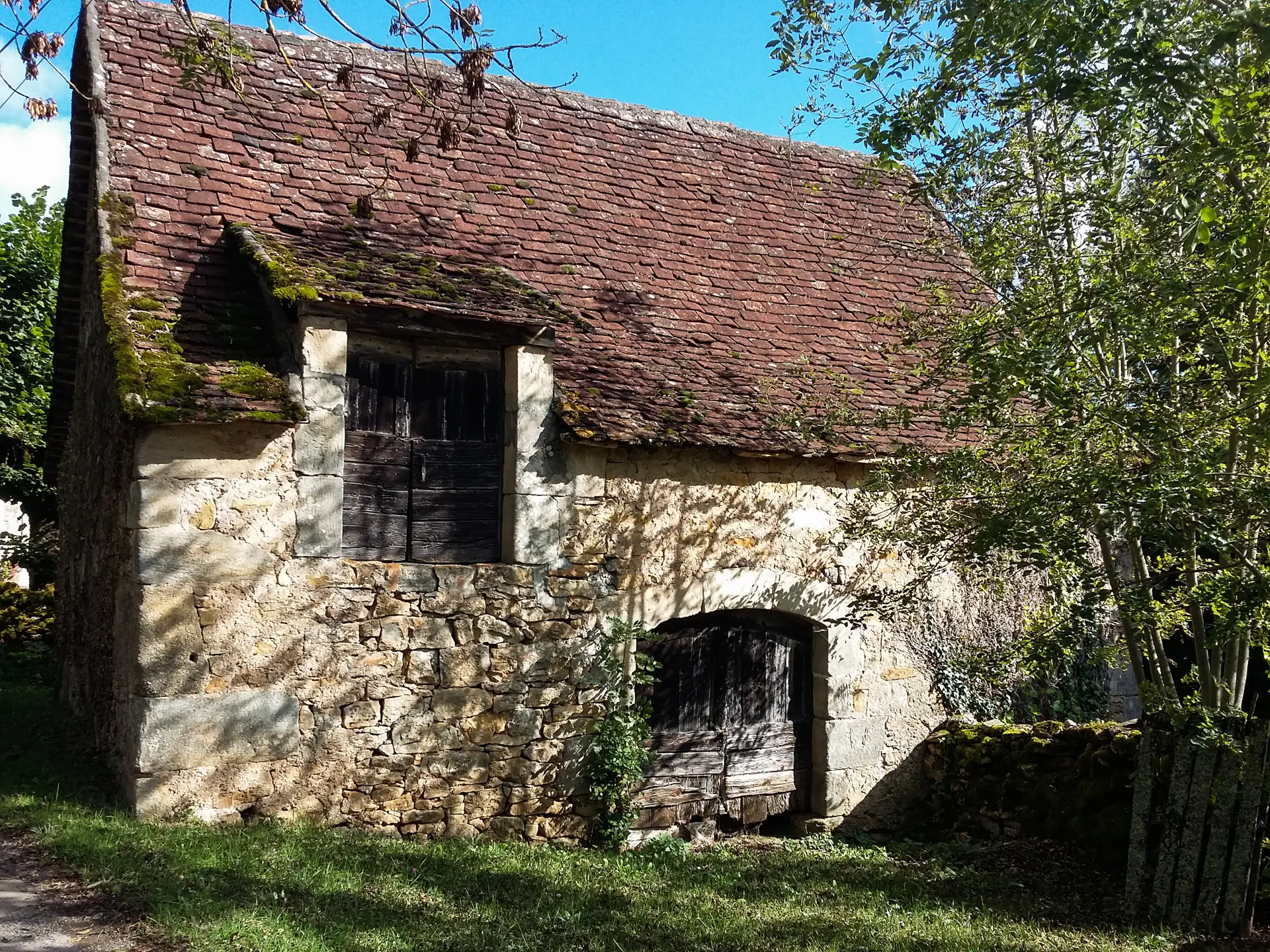 Grangette en pierre - circuit le chemin aux deux vosages_15 © Lot Tourisme - A. Leconte