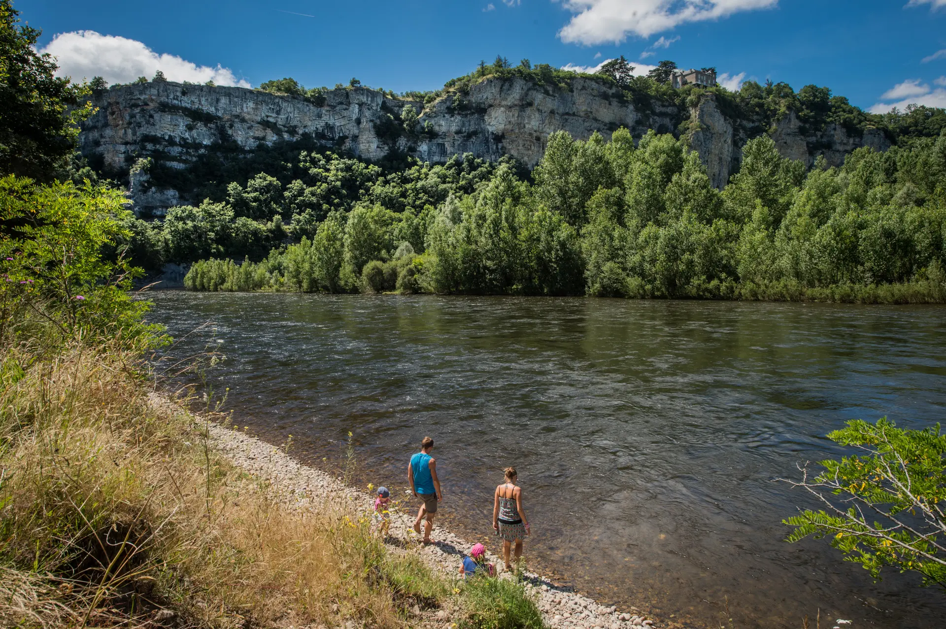 Halte sur les berges de la Dordogne - ENS de Floirac_09 © Lot Tourisme - C. ORY