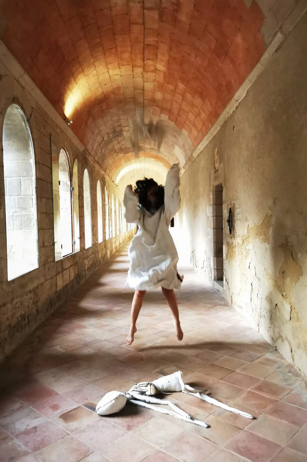 Henriette-ou-la-fabrique-des-folles_credit-photo-Cie-Les-Atlantes-scaled