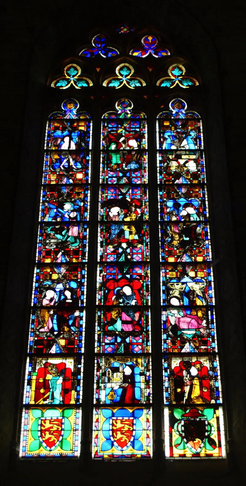 Junies Abbatiale Vitrail_DSC05122