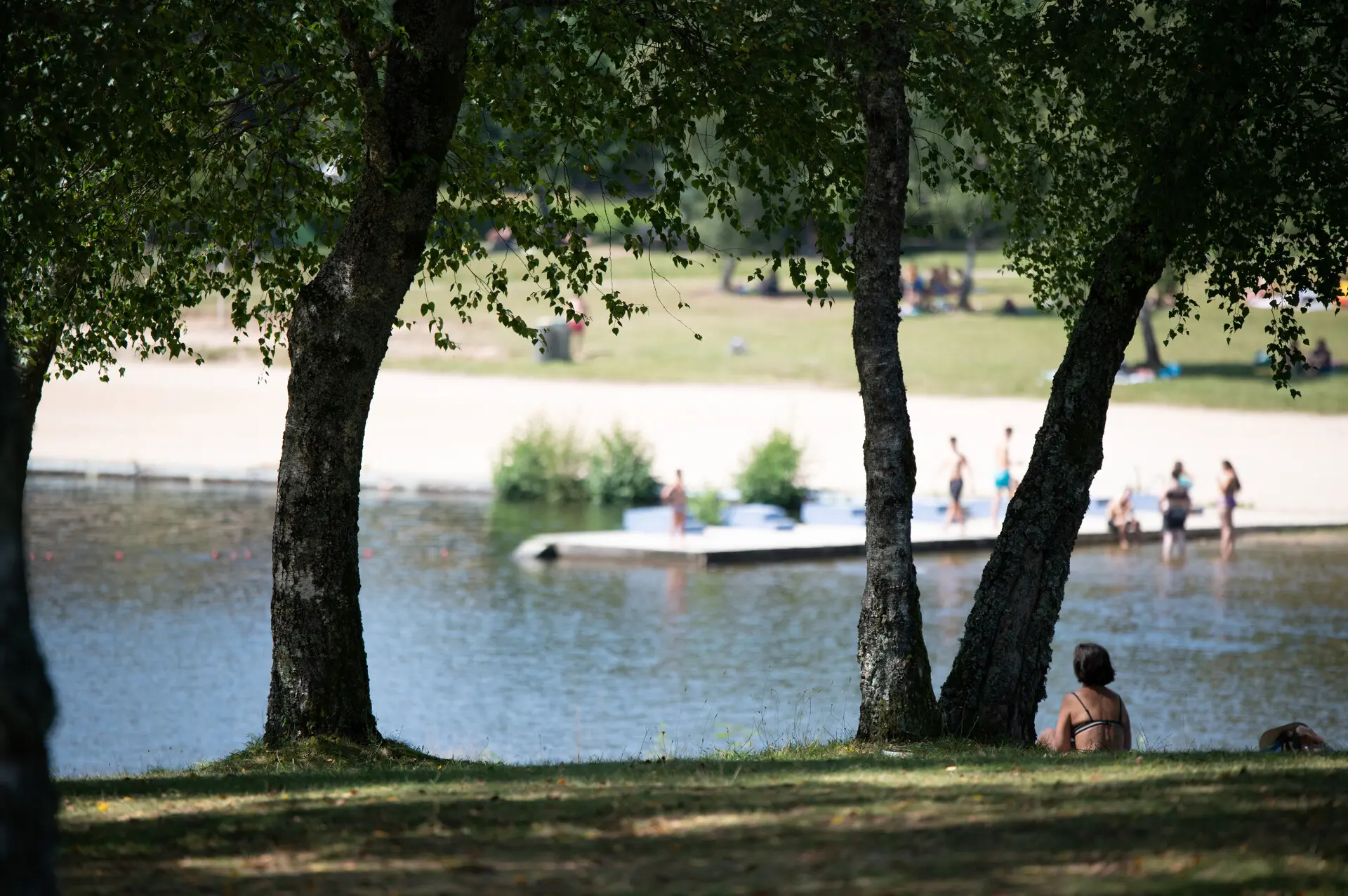 Lac-de-Miel-Beynat-credits-Dan-Courtice-Penn-Graphics.jpg-1920px