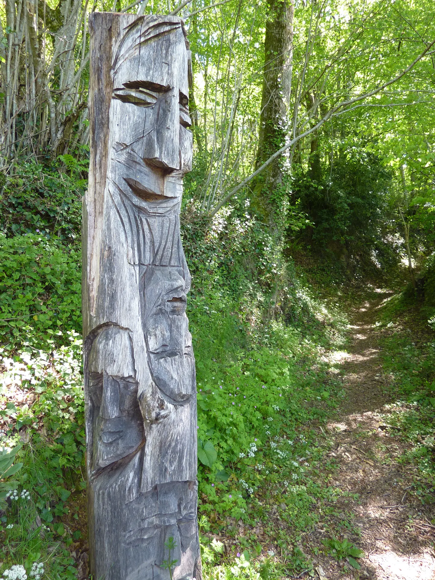 Latouille-Lentillac - Statue sculptée dans le bois, oeuvre de Louis Verdal_04 © Lot Tourisme - C. Sanchez