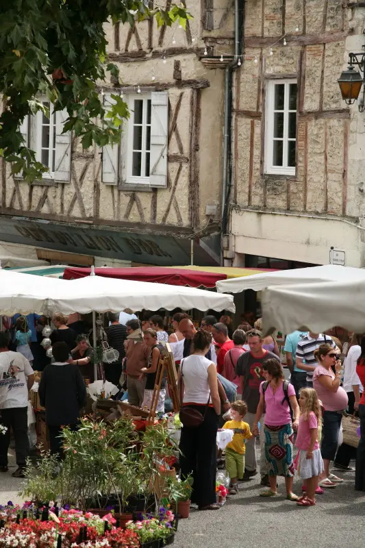 Marché à Montcuq