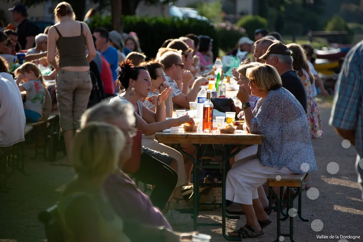 Marche_de_pays-Malika_Turin_-_Vallee_de_la_Dordogne-76-1200px