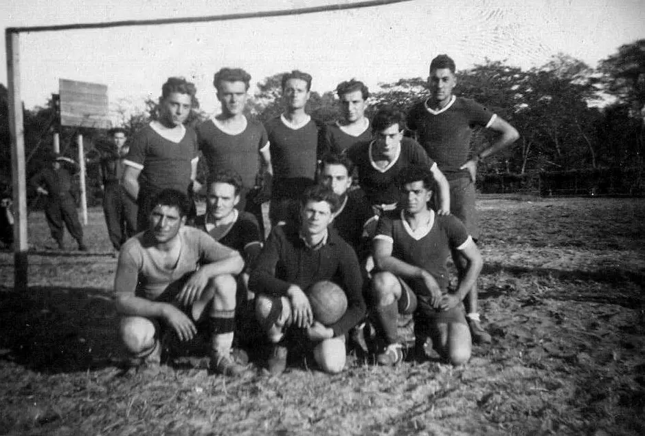 René Andrieu et son équipe de foot
