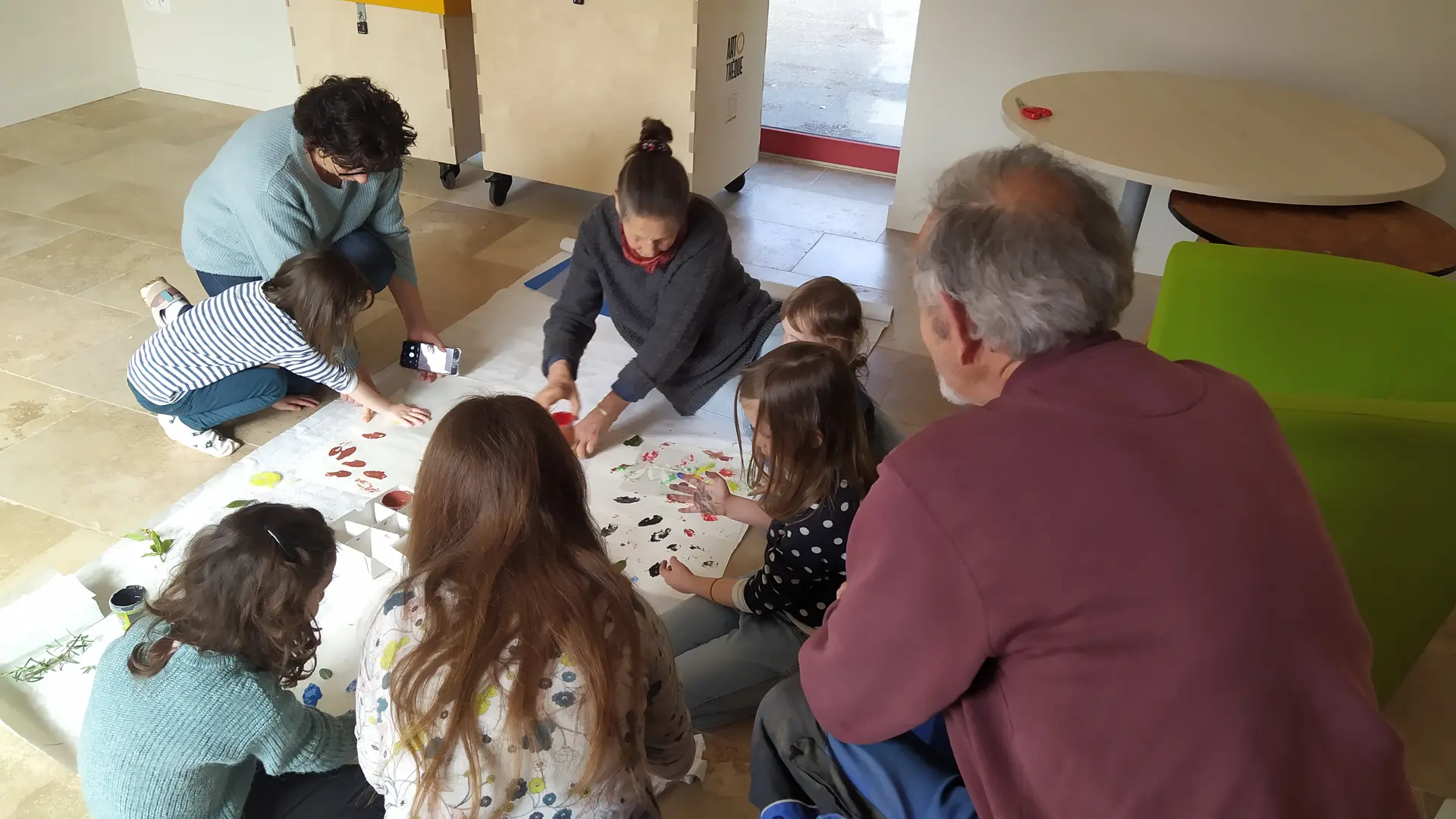 Premières pages Plongeons dans la couleur