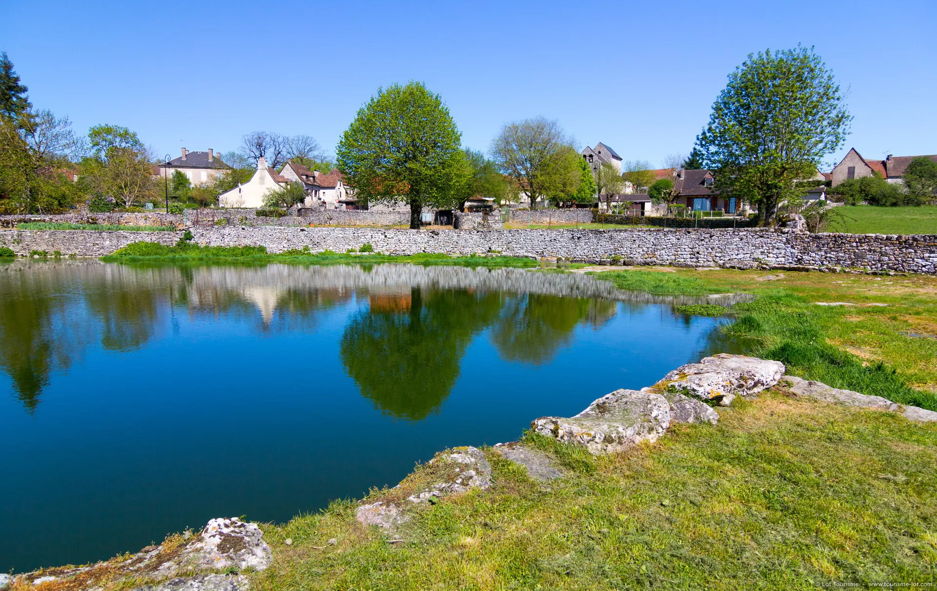 Près du Lac de Reilhac