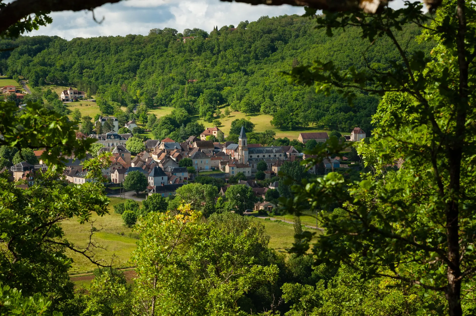 Saint-Germain-Du-Bel-Air au printemps