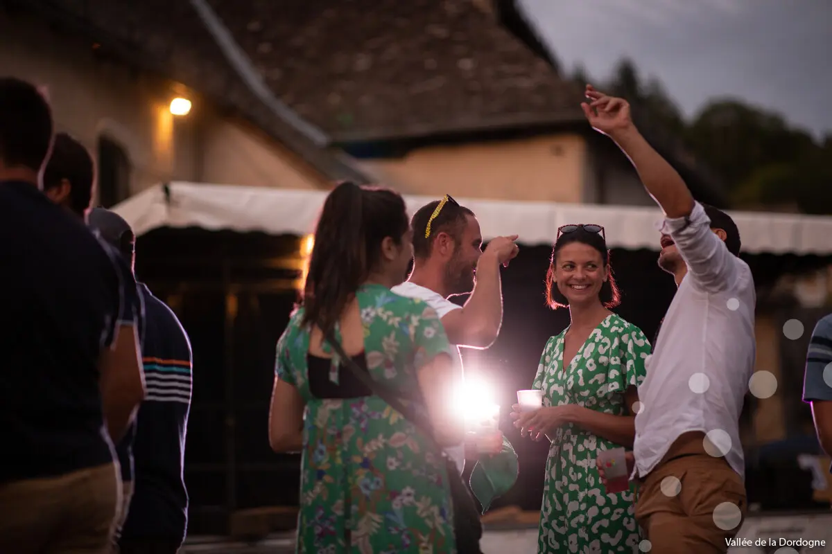 Soiree-Marche-de-Pays-Monceaux-sur-Dordogne-