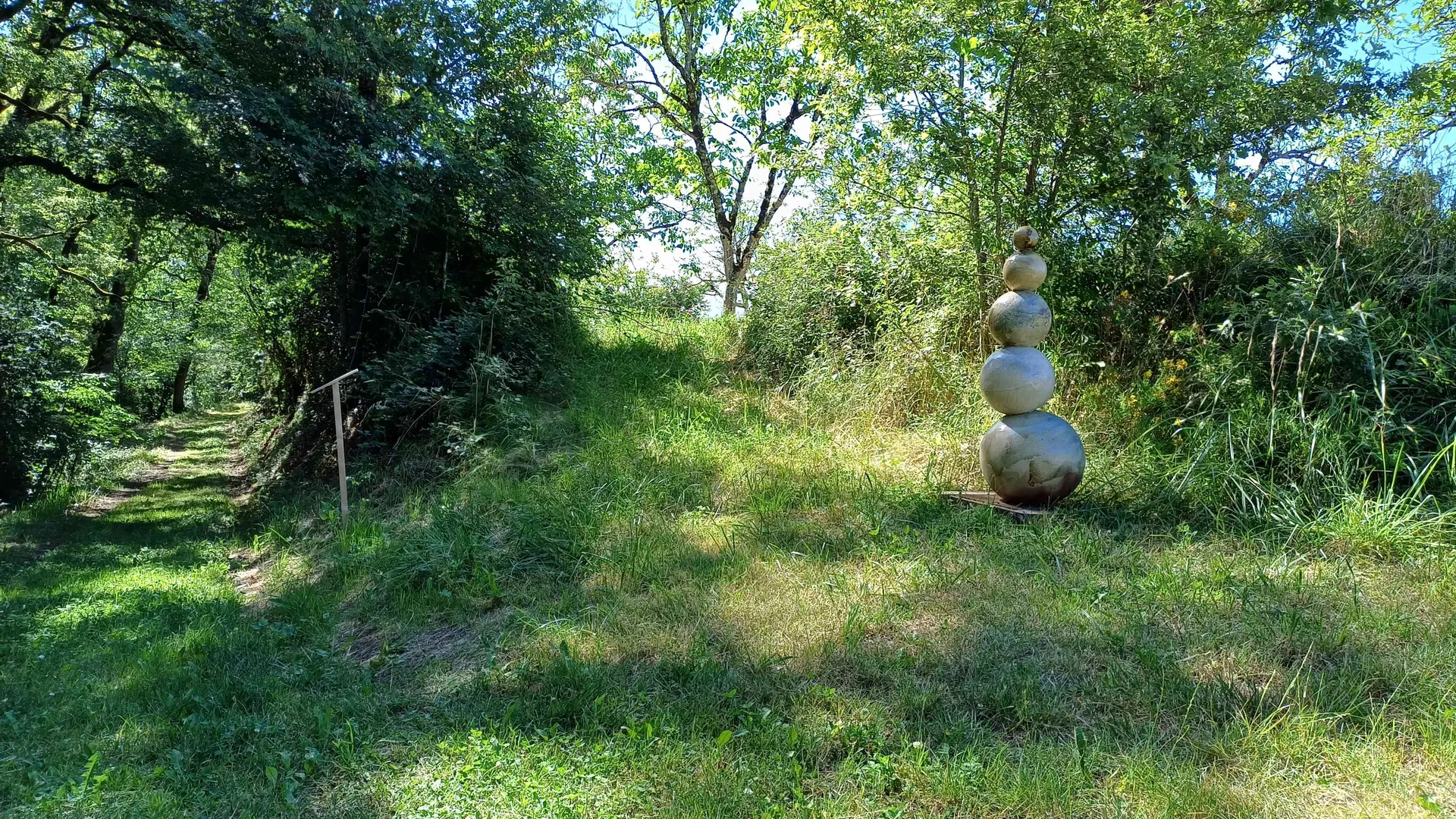 Totem L. Demange