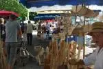 Un-artisan-sur-le-marche--de-Gramat