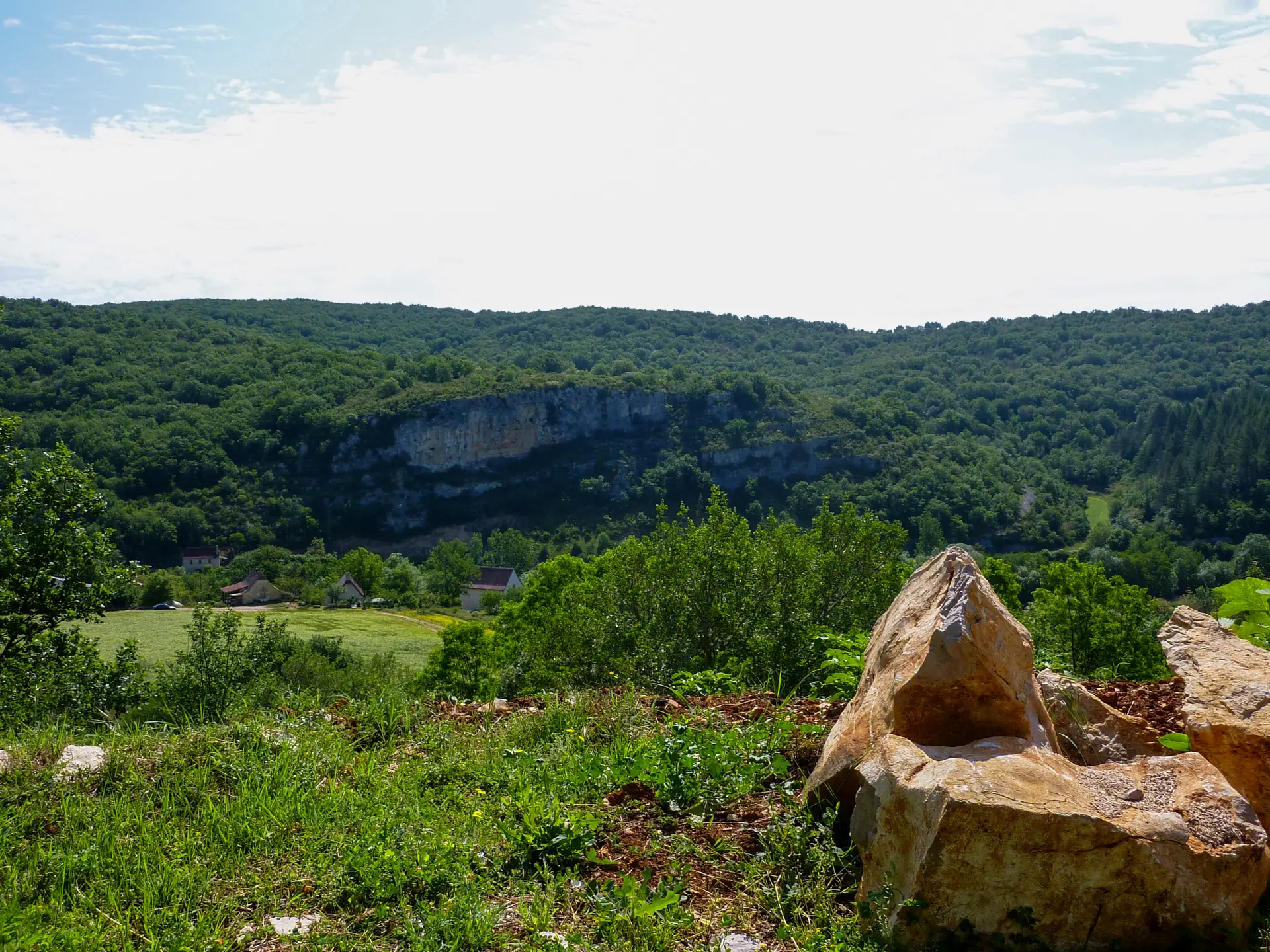 Vallée du Célé - vue sur la vallée et ses falaises _07 © Lot Tourisme - C. Sanchez