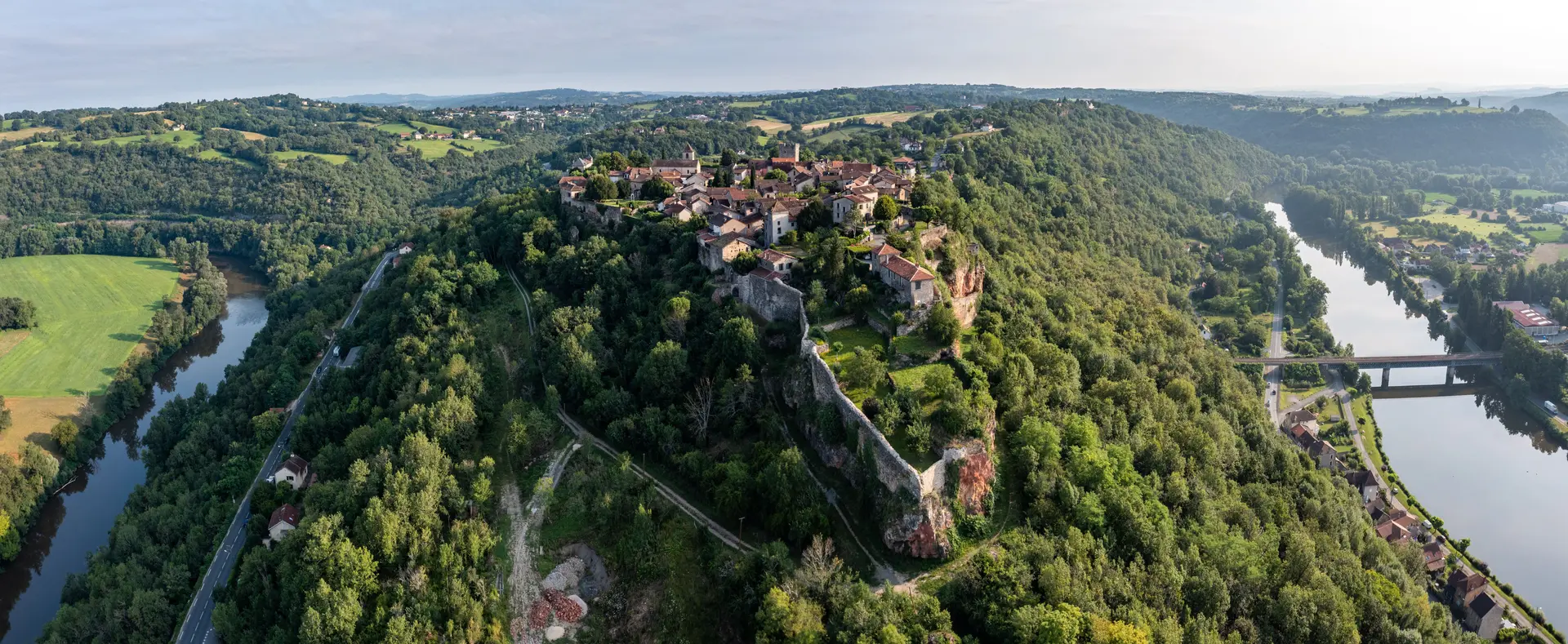 Vue drone de Capdenac-le-Haut © Cyril Novello - Lot Tourisme 210721-085023