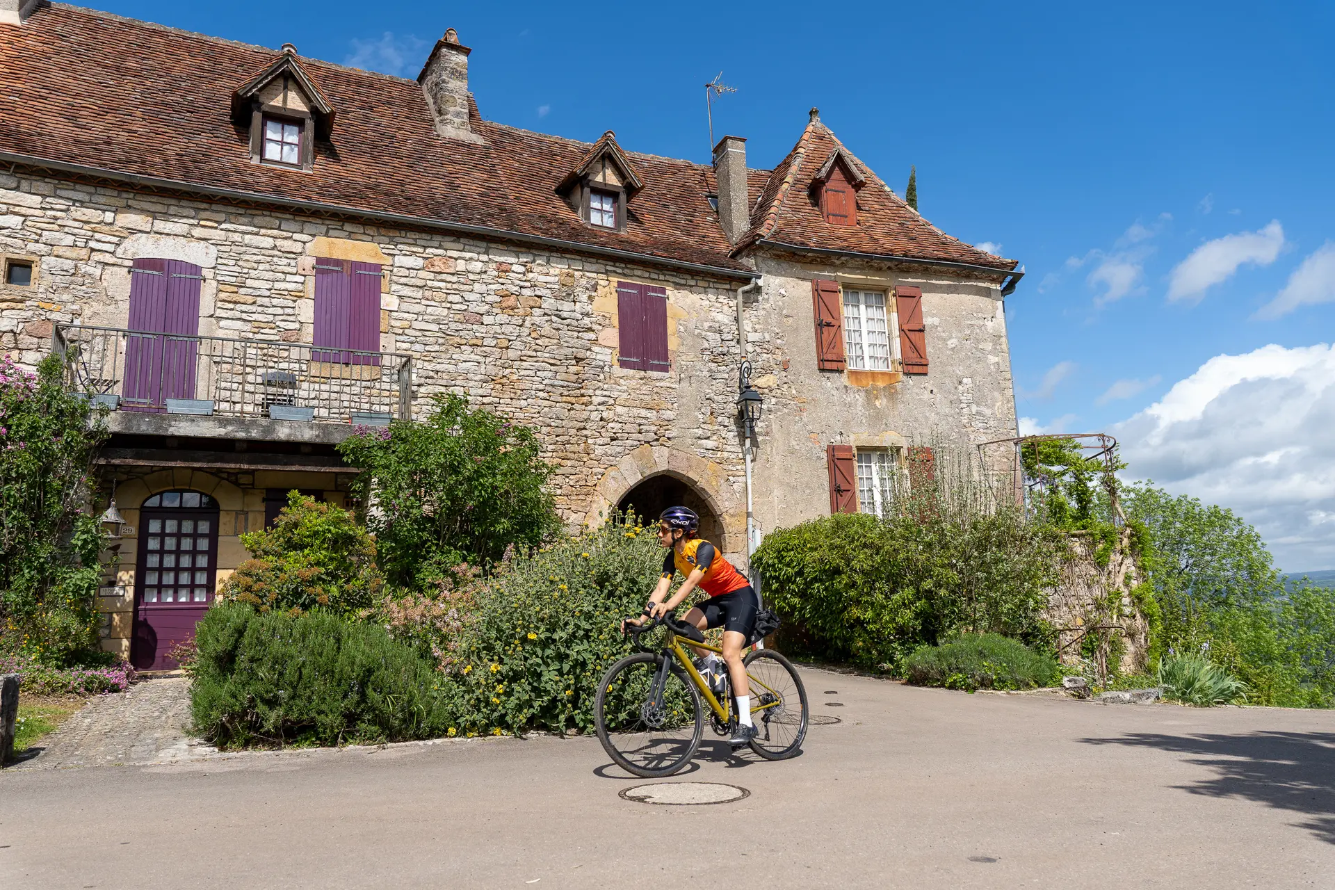 Cycliste à Loubressac