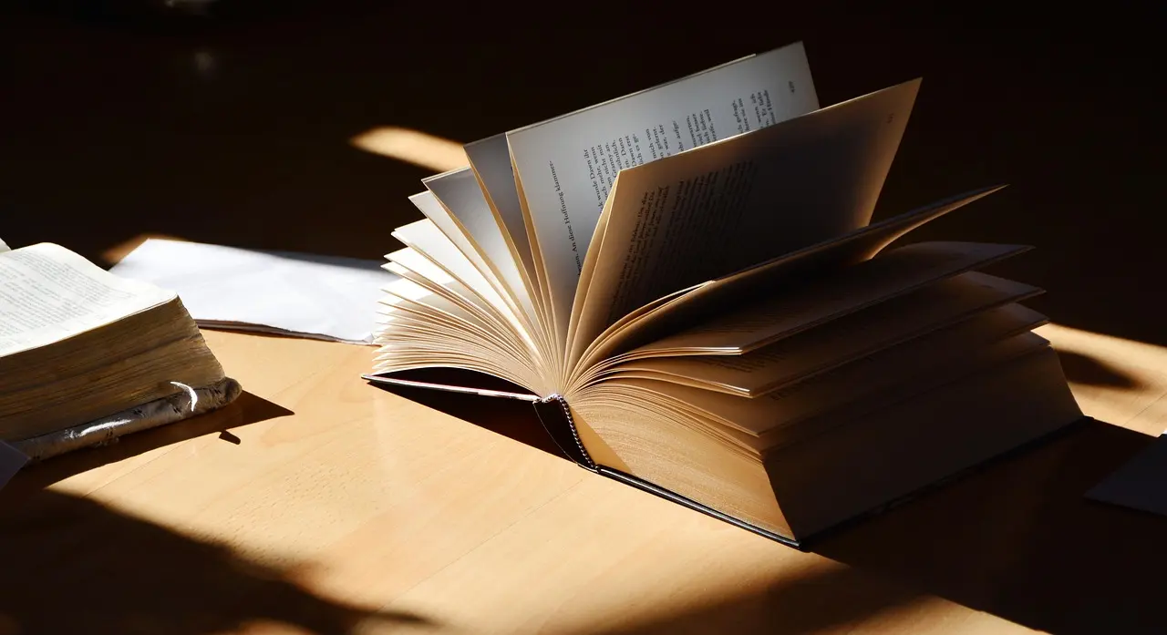a-book-2265490_1280