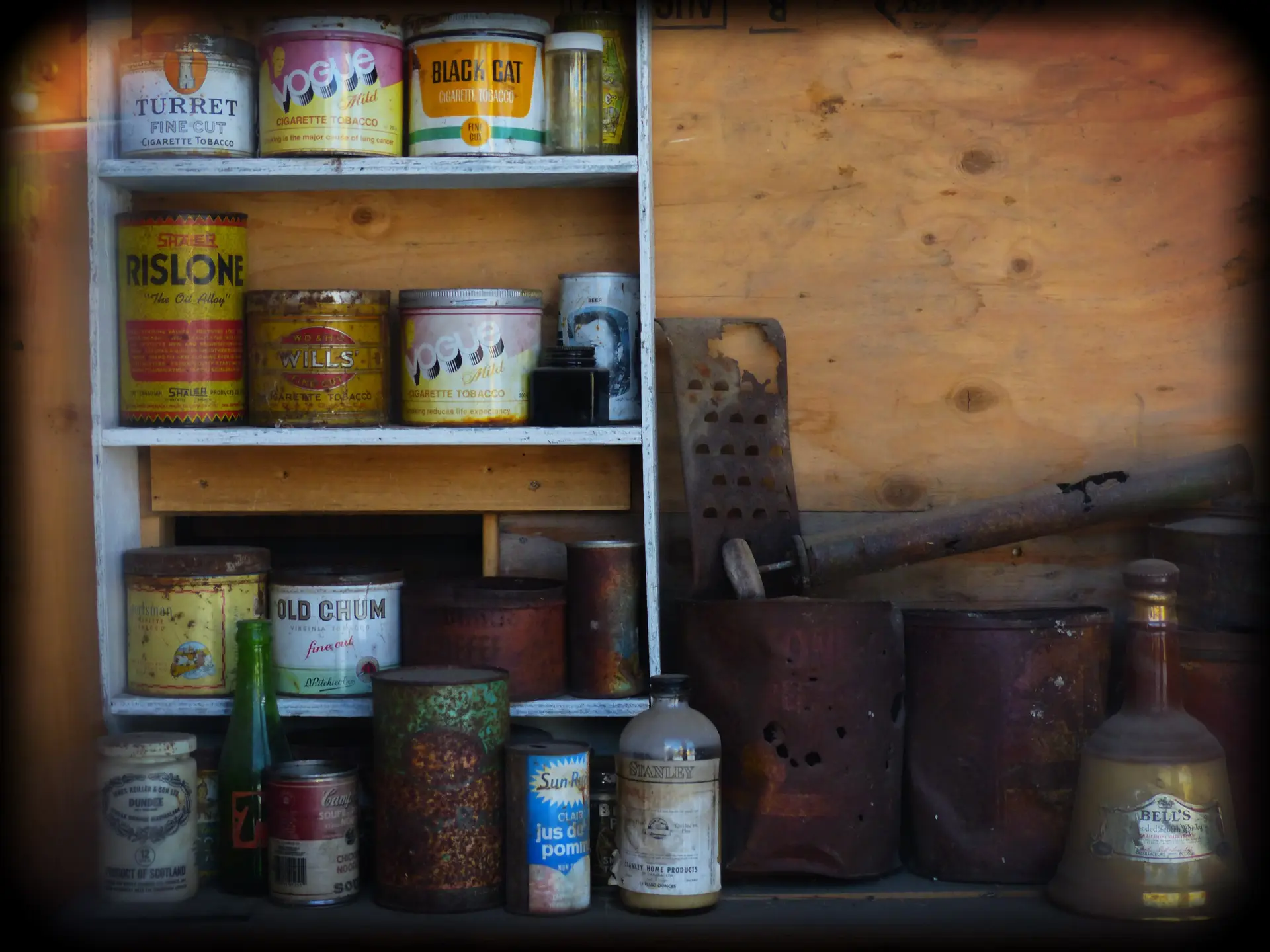 arttower-metal-cans-230468