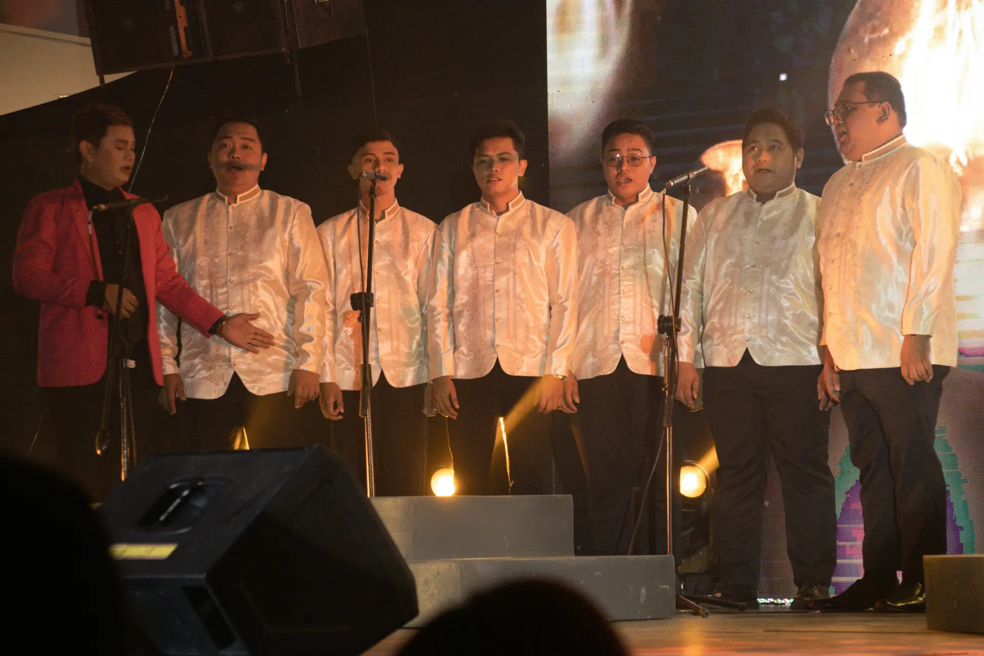 bhong-bahala-PzIqHpGbZek-unsplash