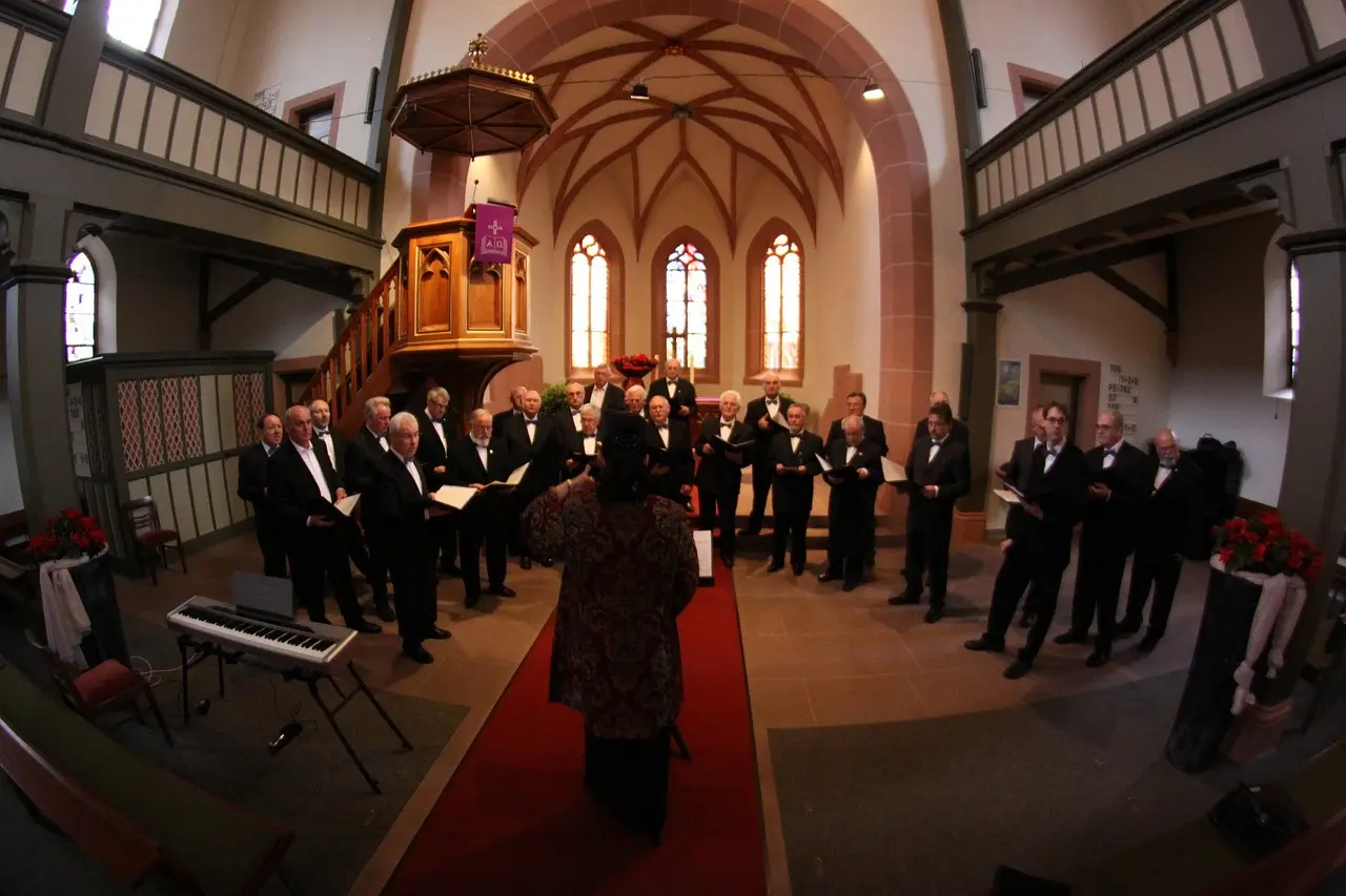 church-choir-408412_1280