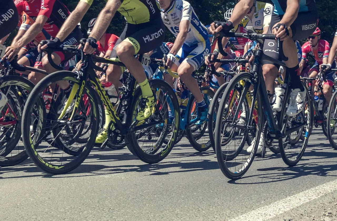 cycling-2650366_1280
