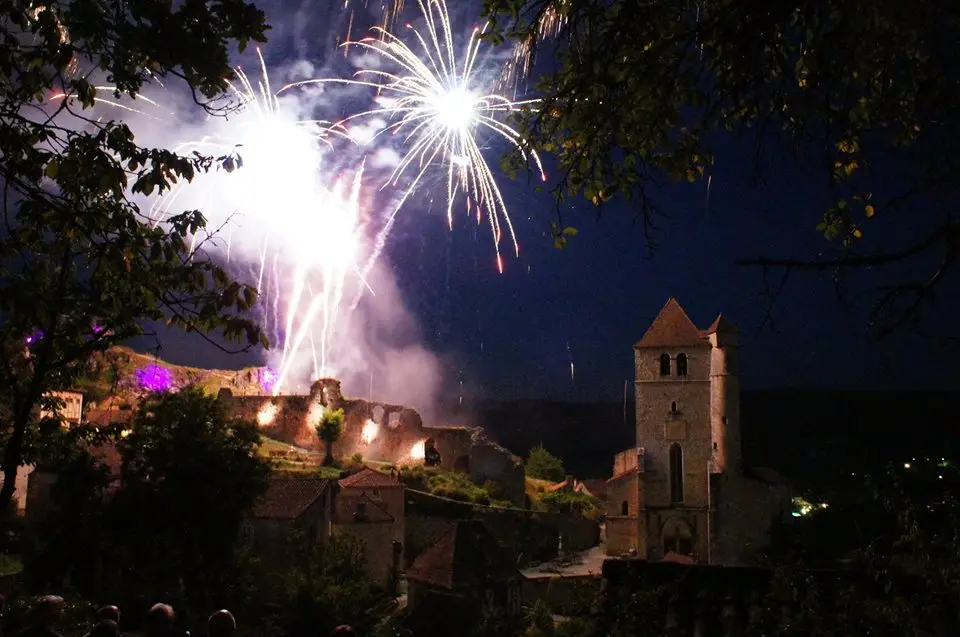 Fête de St Cirq Lapopie, feu d'artifice