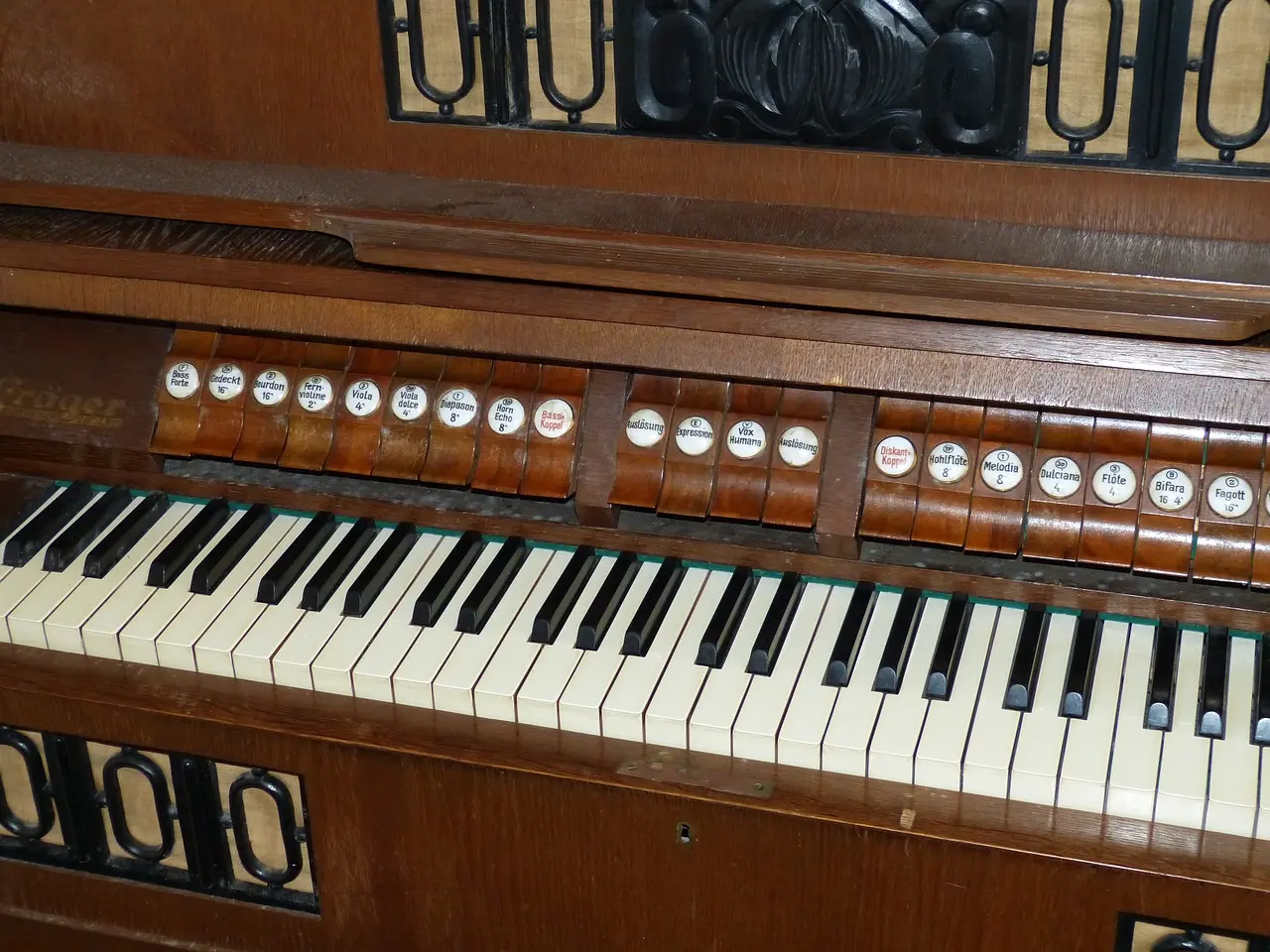 harmonium-891544_1280