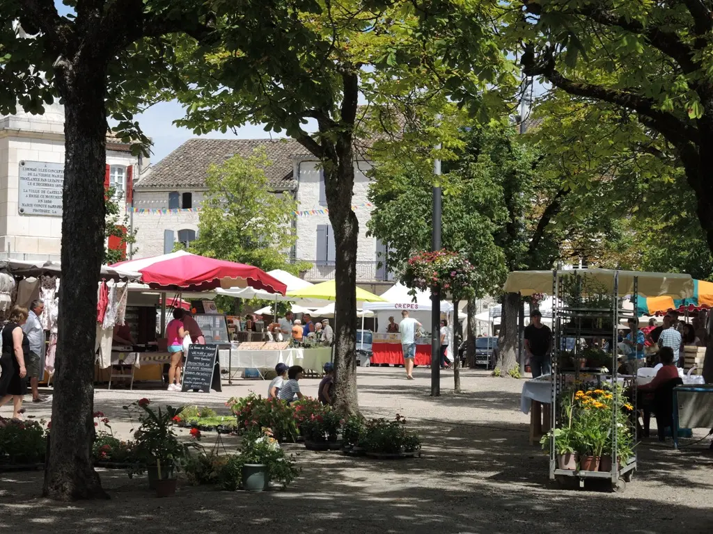 marché-du-dimanche-castelnau-montratier-c.hoden