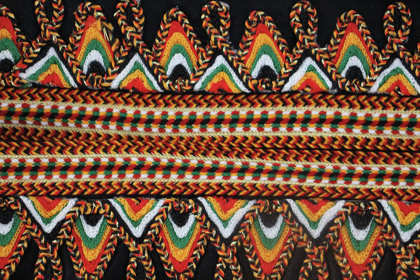 p8.1 ©Lisa TARARBIT_tissu kabyle