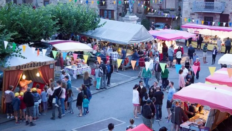 Marché nocturne à Banassac