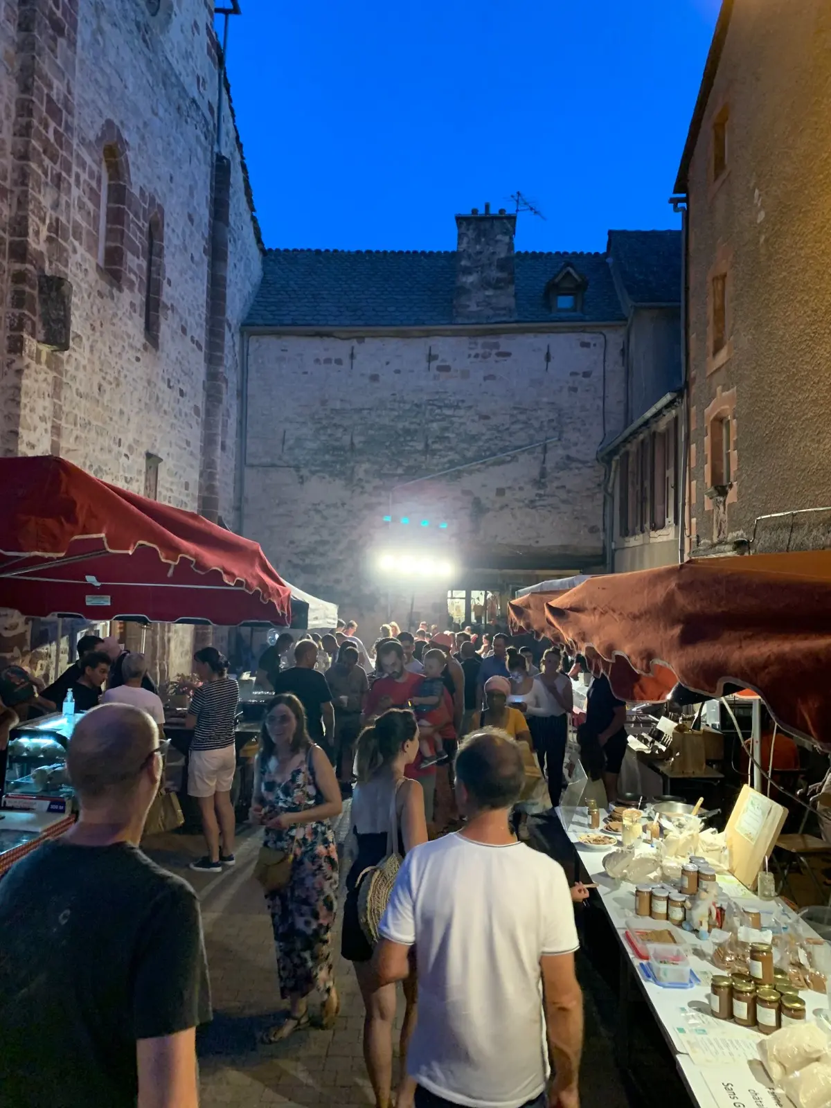 marché nocturne LC 2