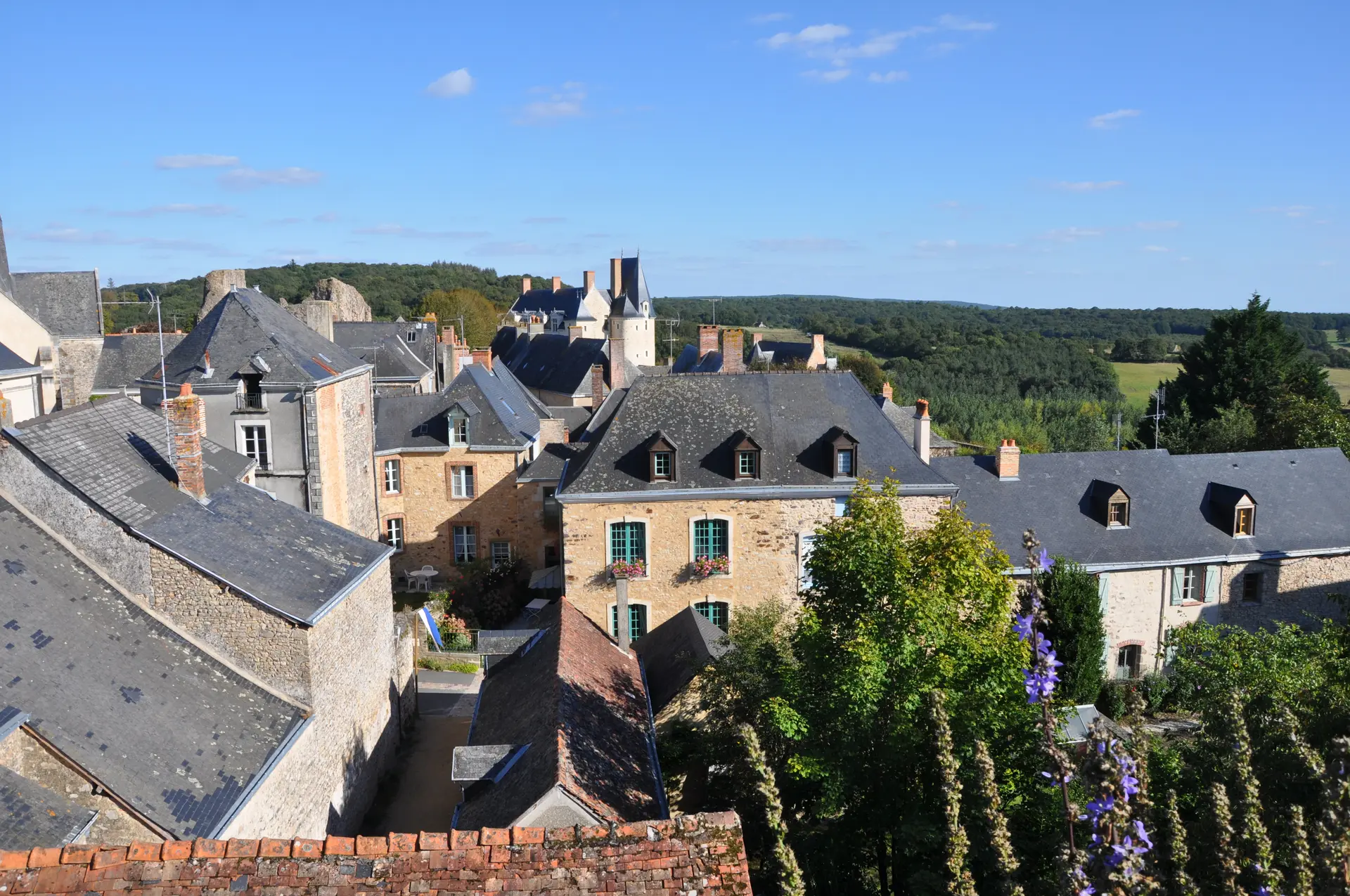 Village de Sainte-Suzanne