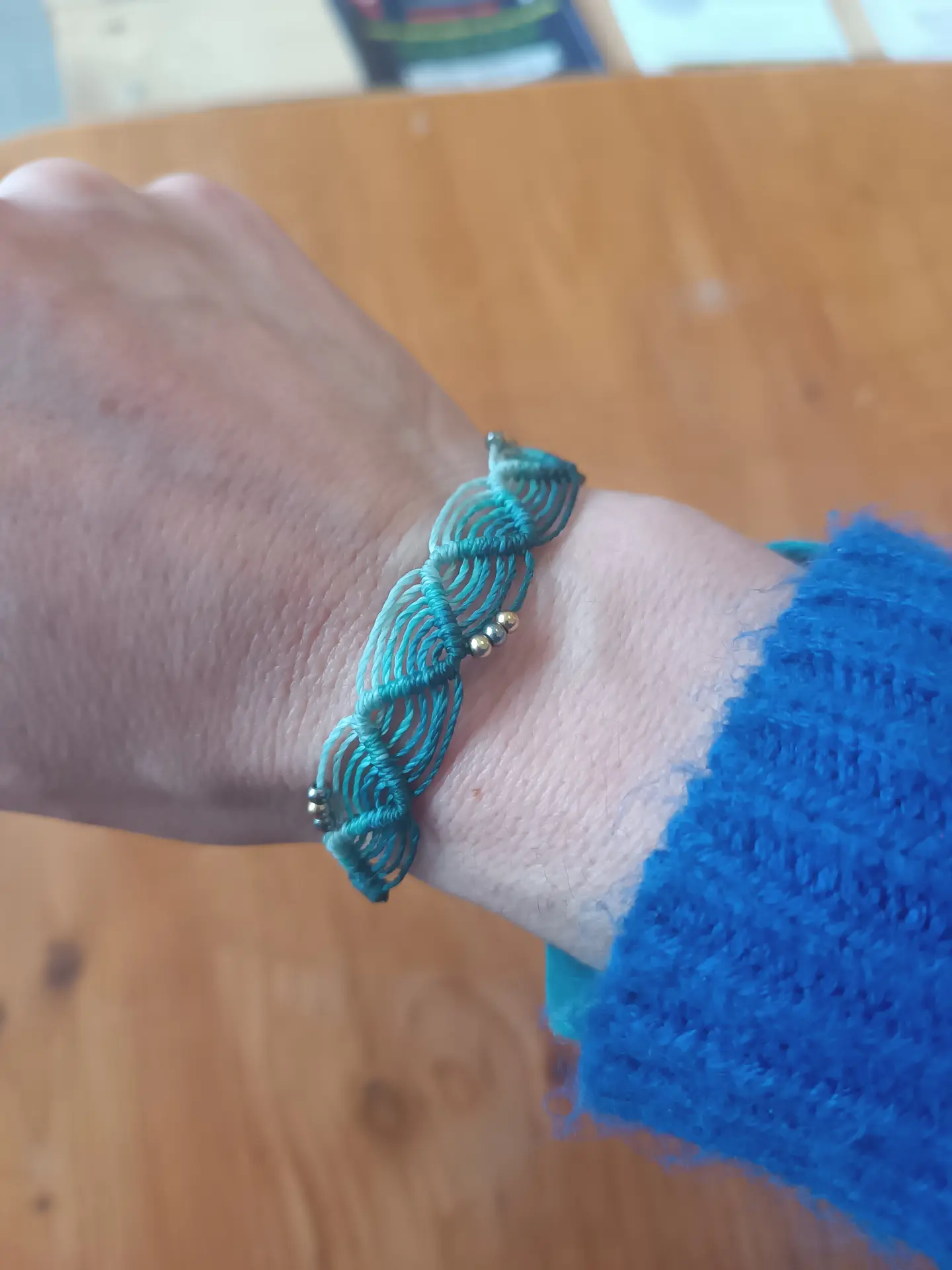 Réalisation de bracelet en macramé