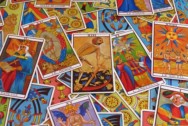 fortune-telling-2458920_640