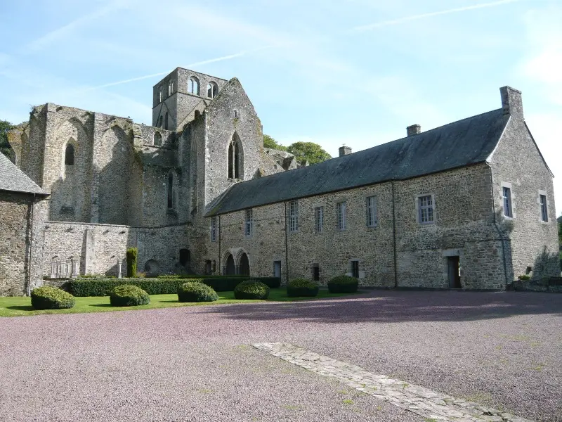 Abbaye de Hambye 800x600