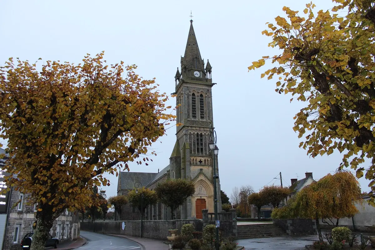 PEL_Bricqueville-sur-Mer_Eglise_800
