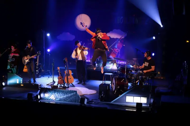 2026 - Une balançoire sur la lune