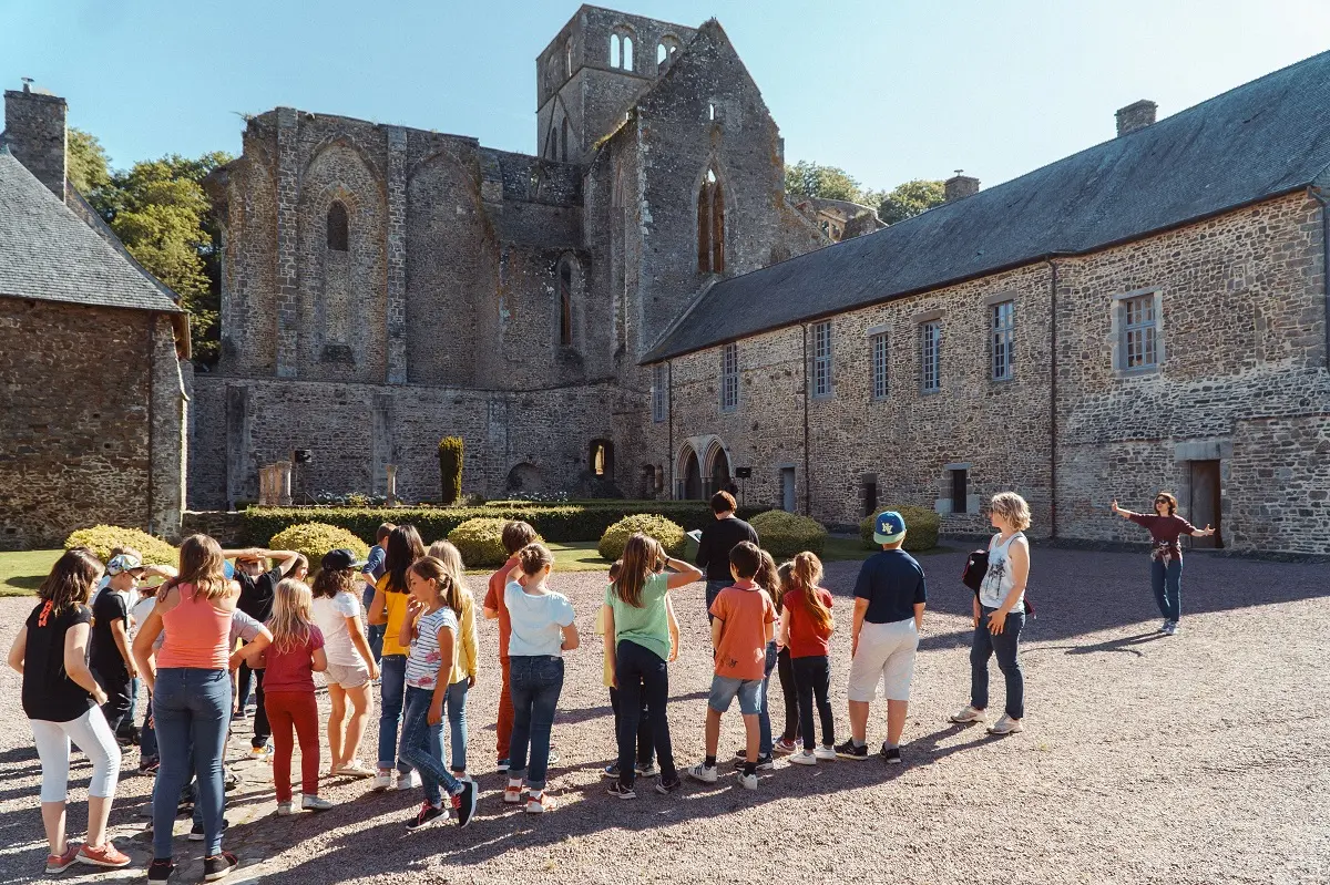Hambye_Abbaye_dansealecole2017(c)Alban_Van_Wassenhove