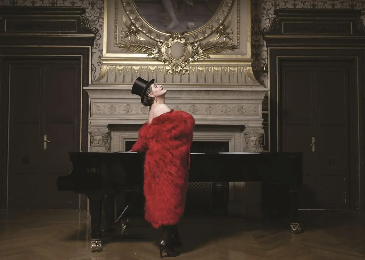 cabaret-miss_knife_forever