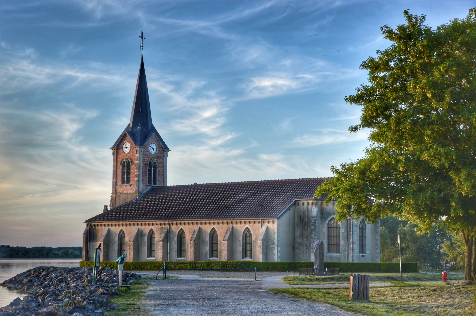 Giffaumont Eglise Presqu'île de Champaubert
